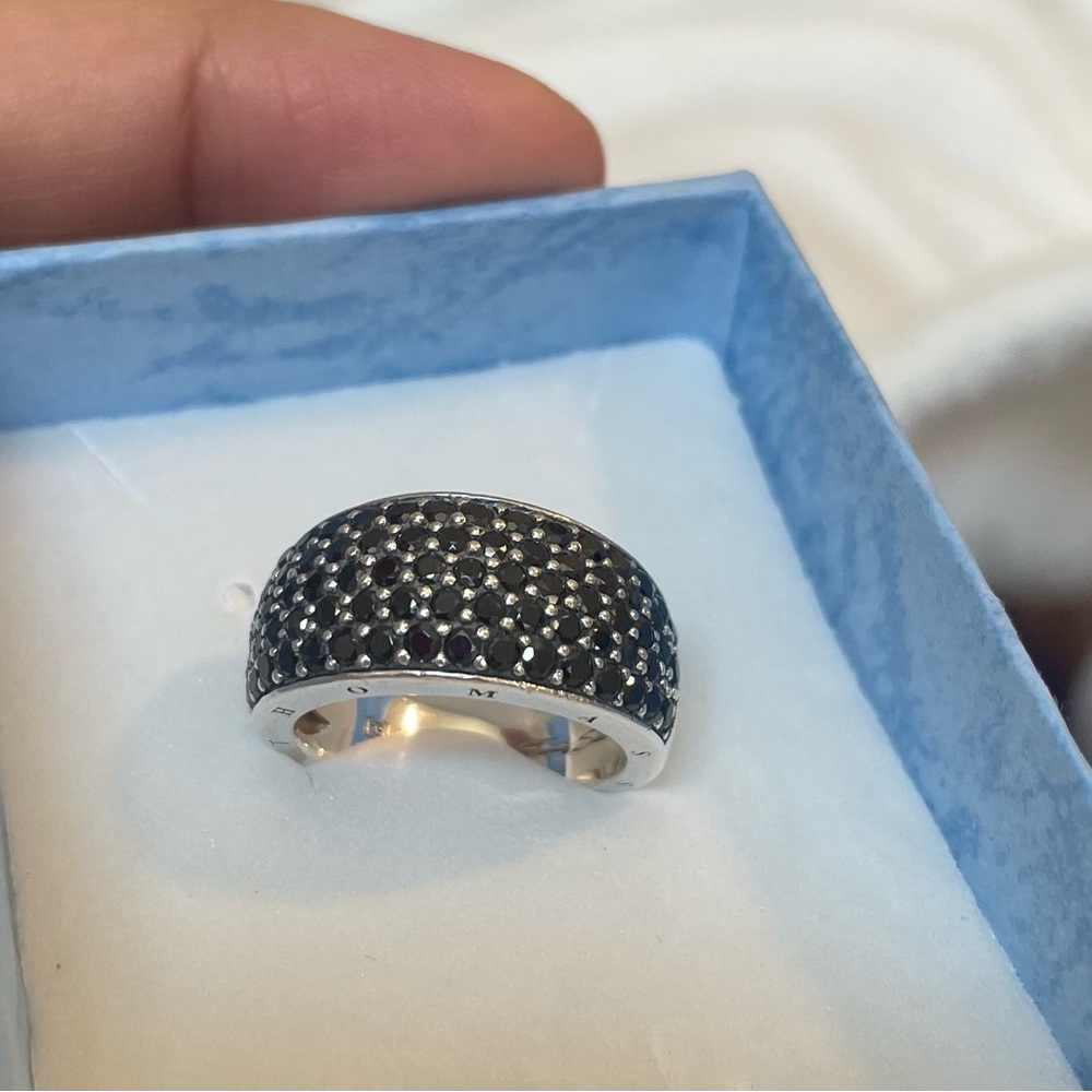 Thomas Sabo Elegant Black and Silver Ring